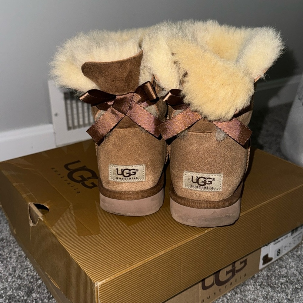Mini Bailey bow uggs